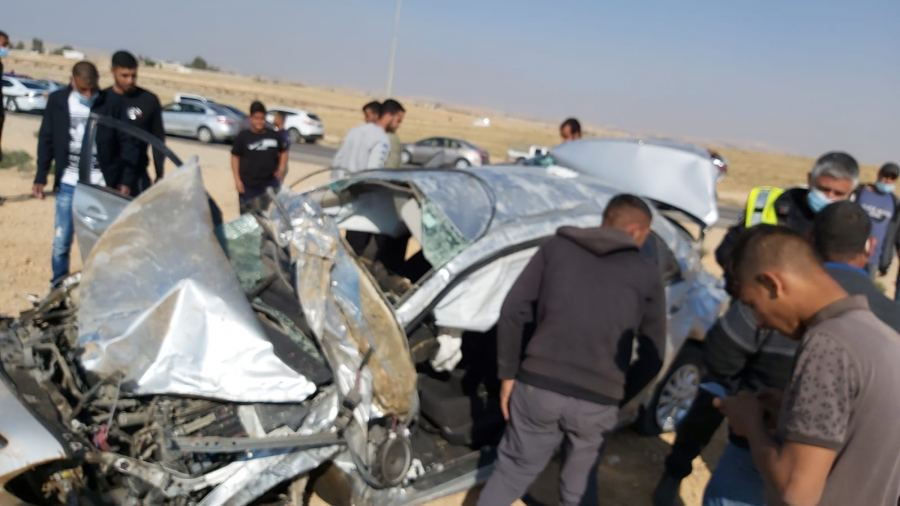تخليص عالق اثر حادث طرق على شارع 25 في النقب 
